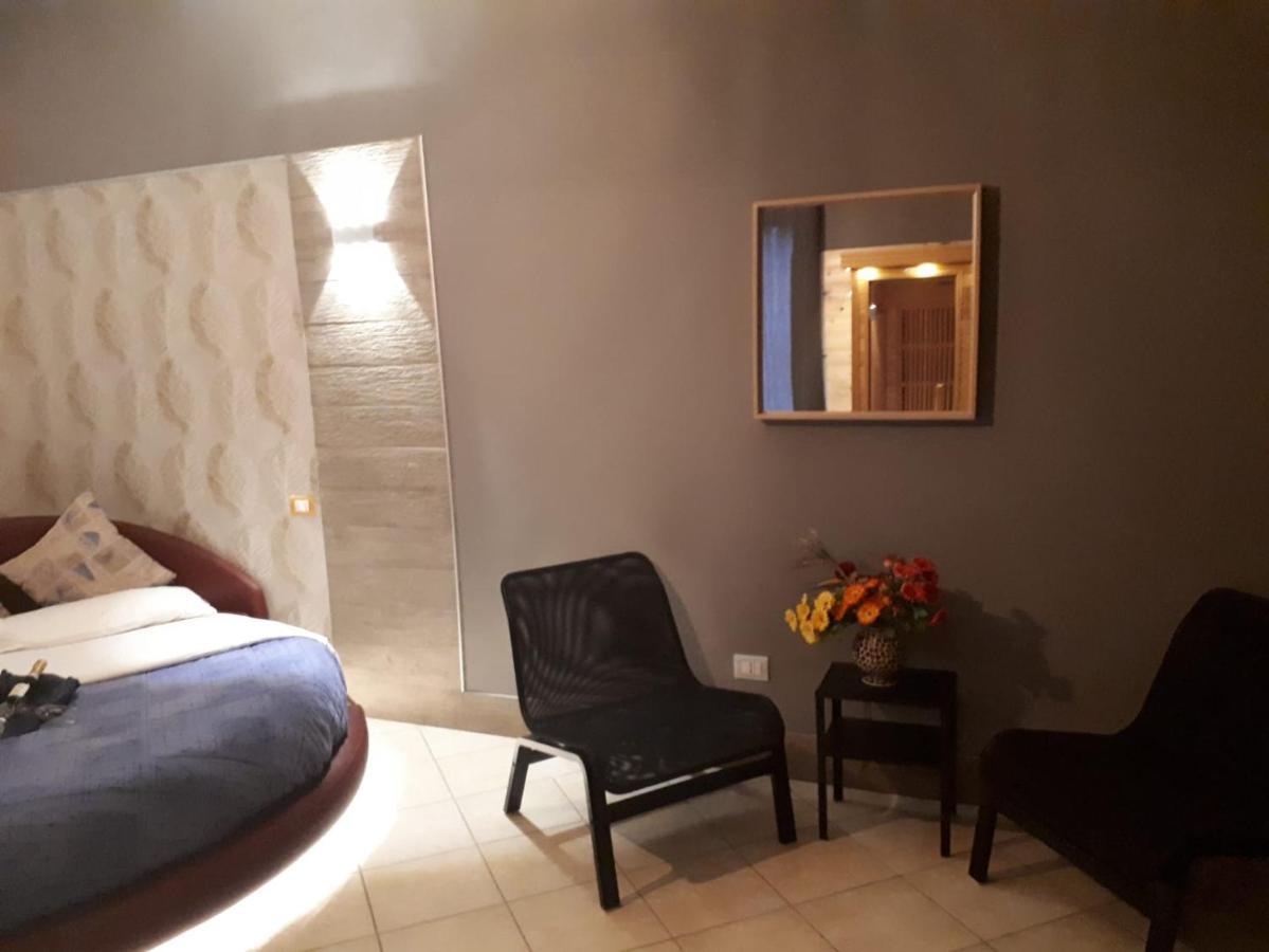 Thaire Resort Castel Volturno Exteriör bild