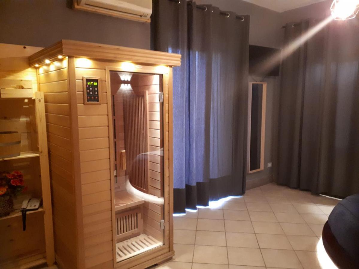 Thaire Resort Castel Volturno Exteriör bild