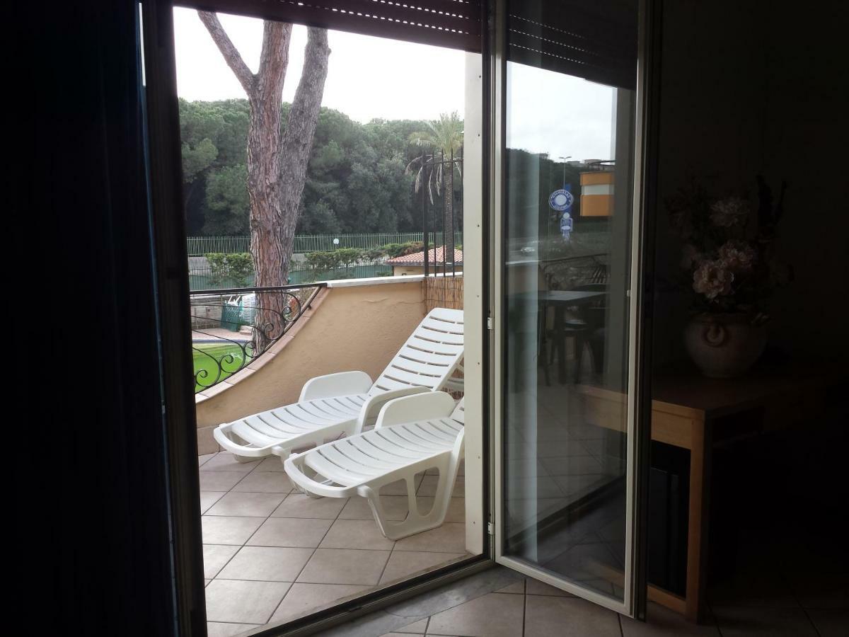 Thaire Resort Castel Volturno Exteriör bild