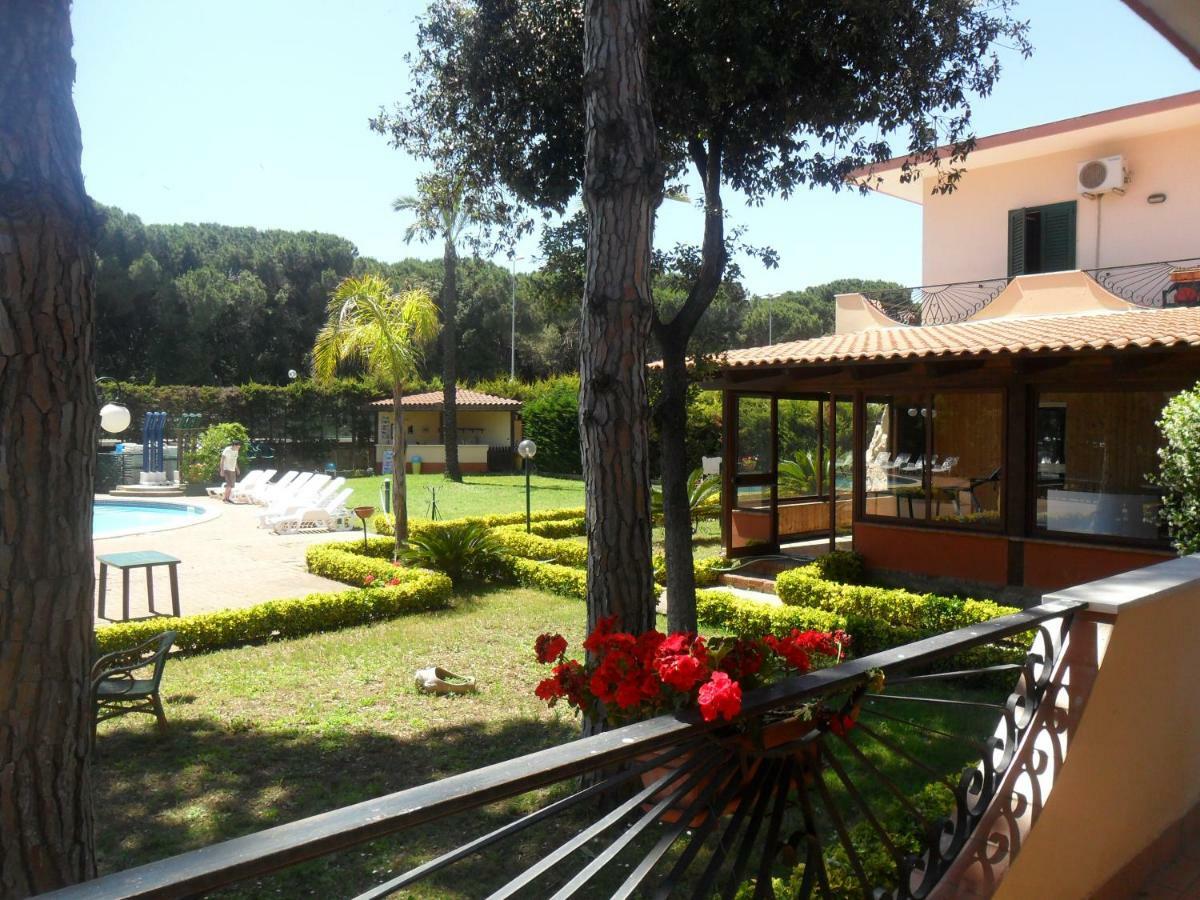 Thaire Resort Castel Volturno Exteriör bild