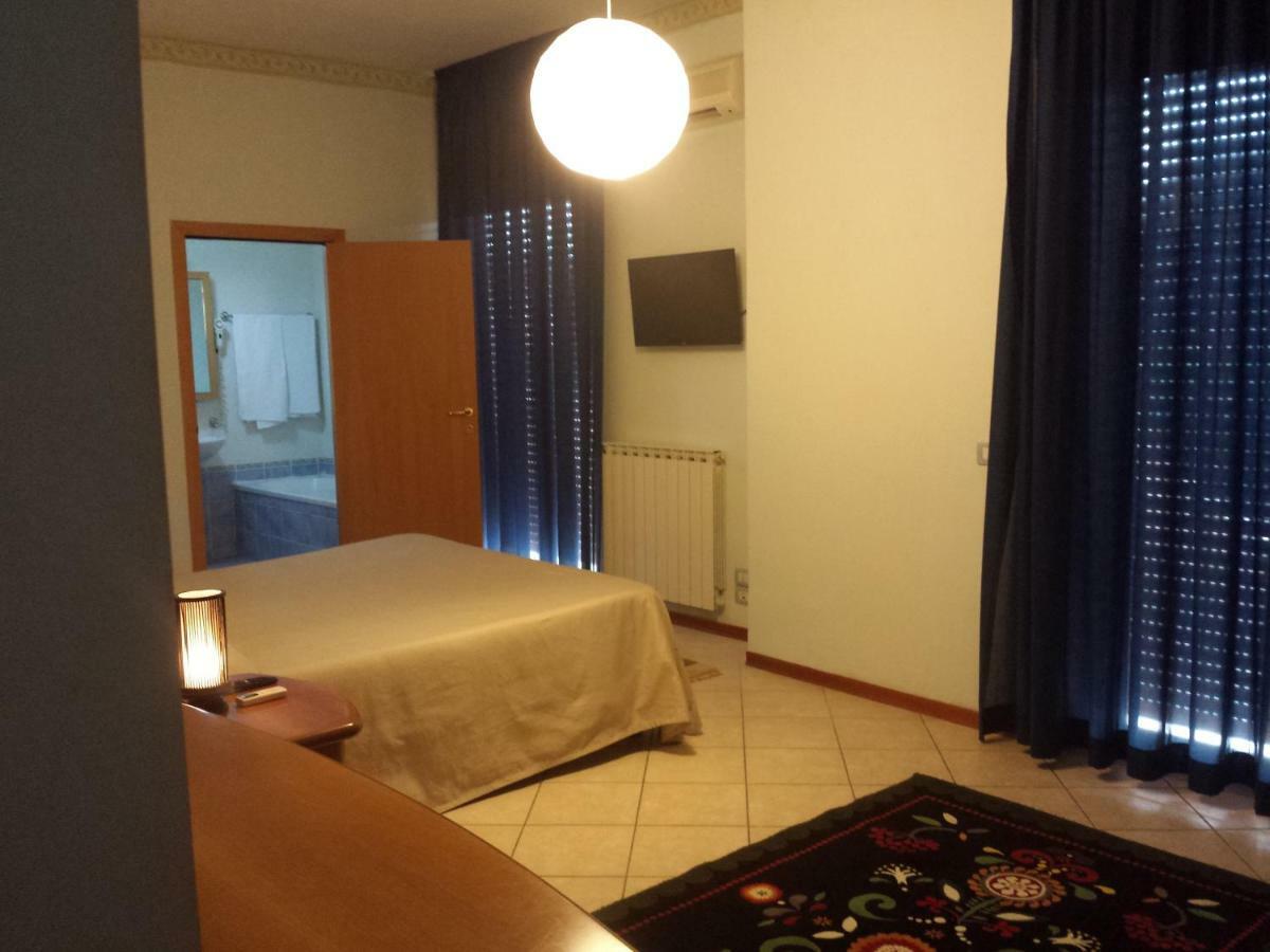 Thaire Resort Castel Volturno Exteriör bild