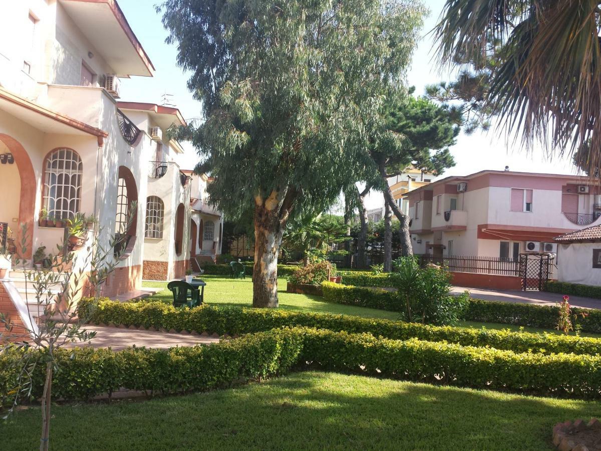 Thaire Resort Castel Volturno Exteriör bild