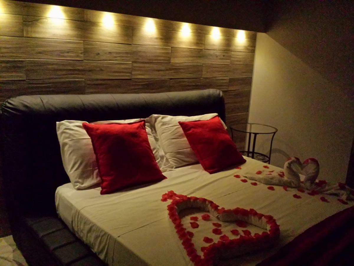 Thaire Resort Castel Volturno Exteriör bild