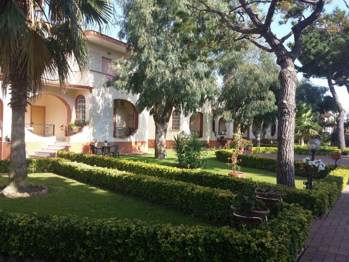 Thaire Resort Castel Volturno Exteriör bild