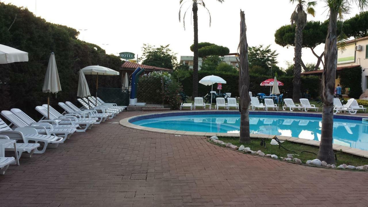 Thaire Resort Castel Volturno Exteriör bild