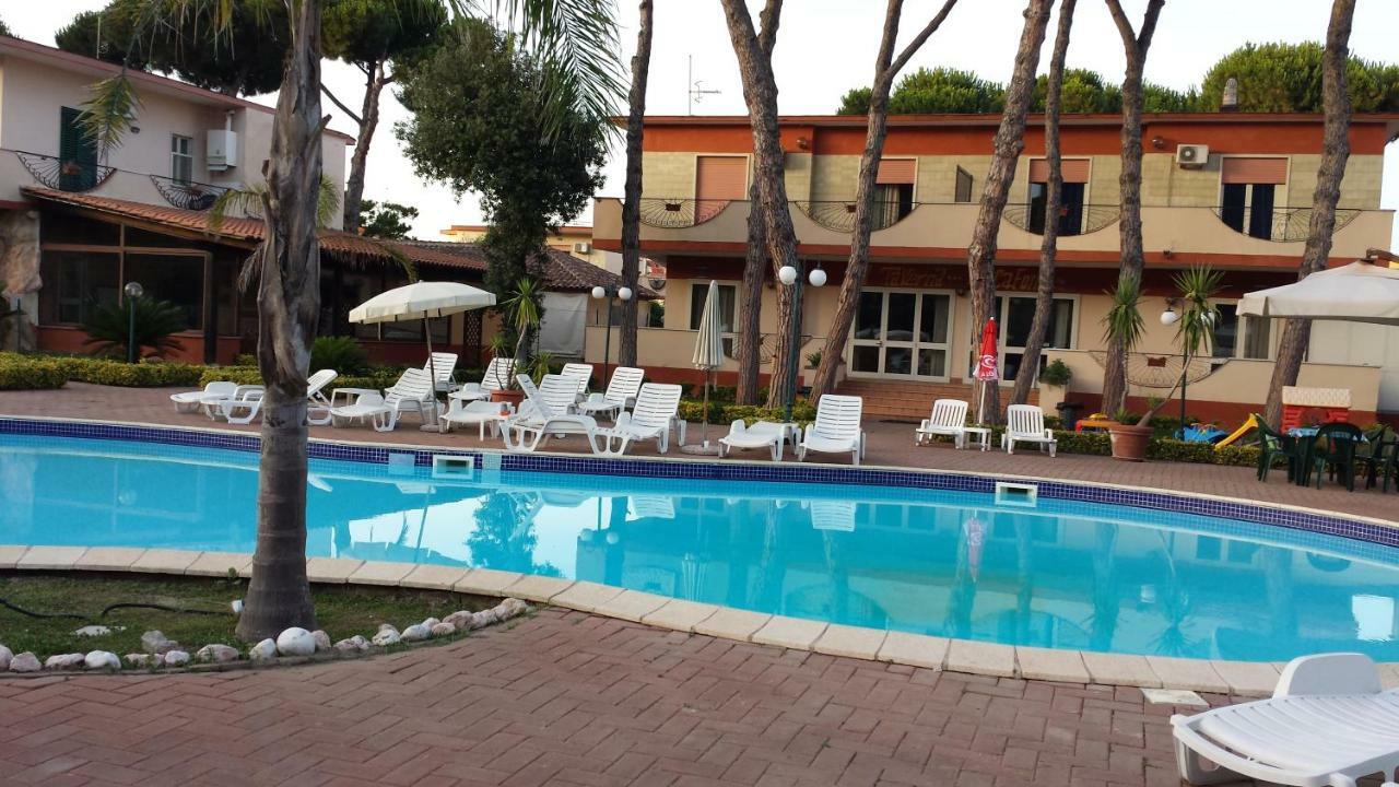 Thaire Resort Castel Volturno Exteriör bild